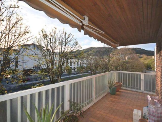 Casa en venta en Donostia San Sebastián, Ibaeta. PARA ENTRAR A VIVIR. Casas Donostia San.