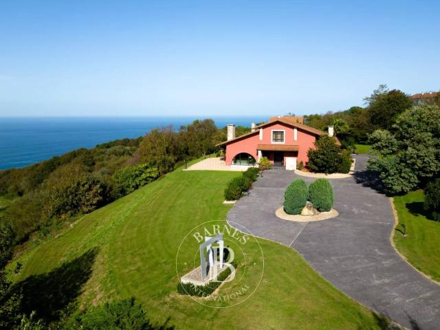 Casa en venta en Donostia San Sebastián, Igeldo. Casas Donostia San.