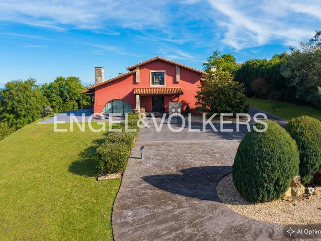 Casa en venta en Donostia San Sebastián, Igeldo. Espectacular vivienda unifamiliar en Igueldo. Casas Donostia San.