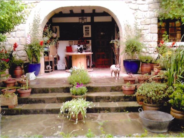 Casa en venta en Donostia San Sebastián, Igeldo. Villa unifamiliar de 420 m2. Terreno particular de 7000 m2. Casas Donostia San.