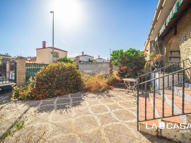 Casa en venta en Dos Hermanas, Arco Norte Avda España. Oportunidad de venta en las Infantas. Casas Dos.
