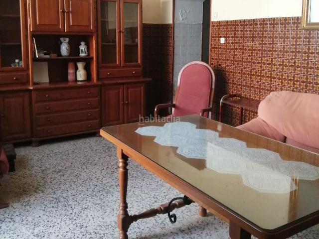 Casa en venta en Dos Hermanas, Centro Doña Mercedes. Casa con local comercial independiente en Dos Hermanas Ideal para vivir y emprender. Casas Dos.