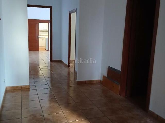 Casa en venta en Dos Hermanas, Centro Doña Mercedes. CASA CON UNA GRAN AZOTEA Y LOCAL COMERCIAL EN DOS HERMANAS. Casas Dos.