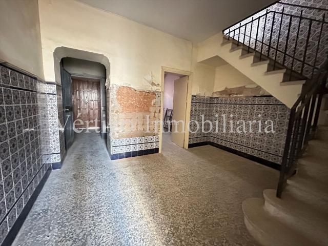 Casa en venta en Dos Hermanas, Centro Doña Mercedes. Avenida Andalucía. Casas Dos.