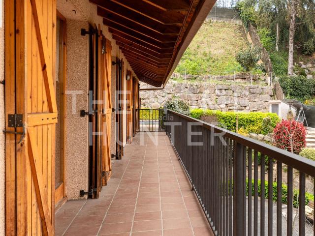 Casa en venta en Dosrius, Canyamars. Casa de 250 m2 con piscina y vistas en venta en Dosrius. Casas.