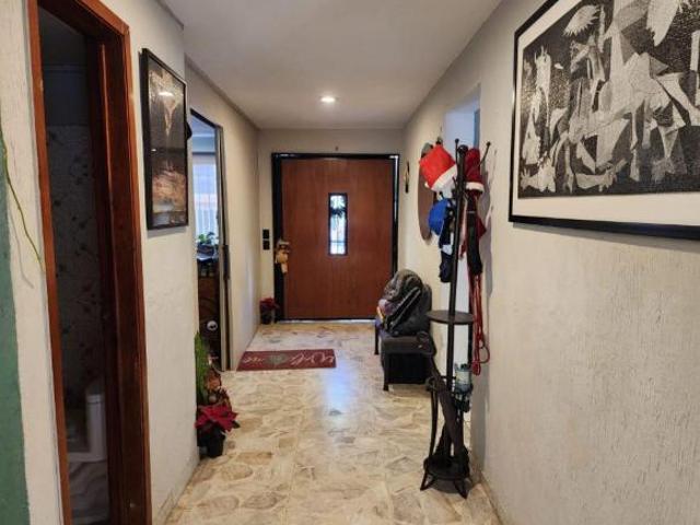 Casa en venta en Excelente Ubicación. A 2 cuadras de Plaza Galerías!
