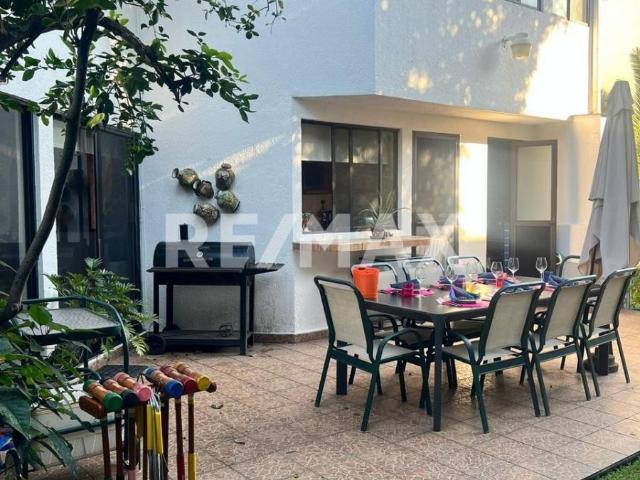 Casa en venta en exclusivo condominio con recámara en planta baja, Col.Delicias, Cuernavaca, Morelos. Clave 6186