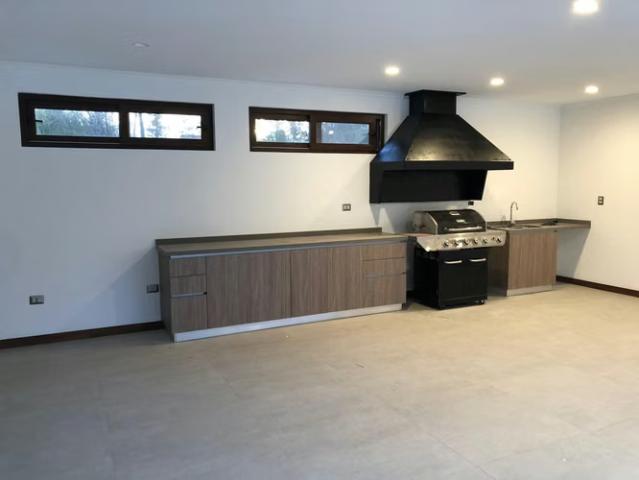 Casa En Venta En Exclusivo condominio Golf Los Lirios | 5 dormitorios por 23000.00 en Requínoa