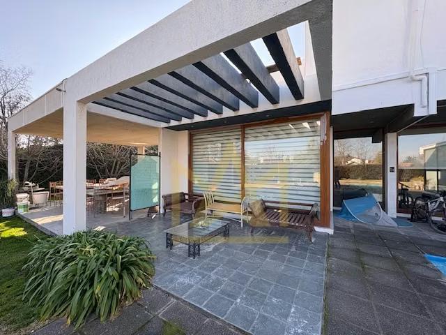 Casa En Venta En Exclusivo condominio Golf Los Lirios | 5 dormitorios por 23000.00 en Requínoa