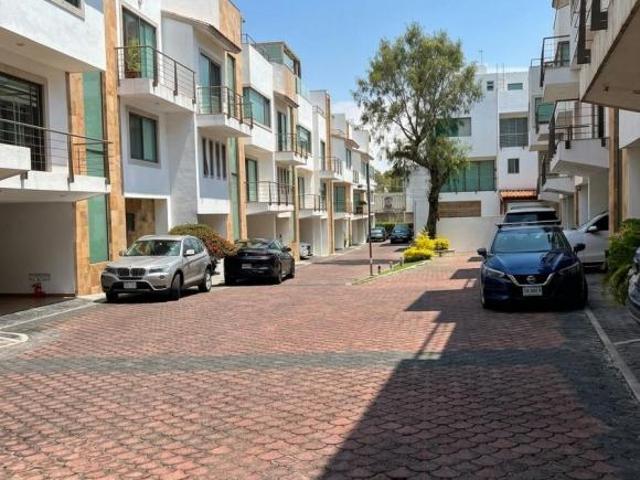 Casa en Venta en Exclusivo Fracc. Privado – Seguridad 24/7 única casa con Jardín privado adicional