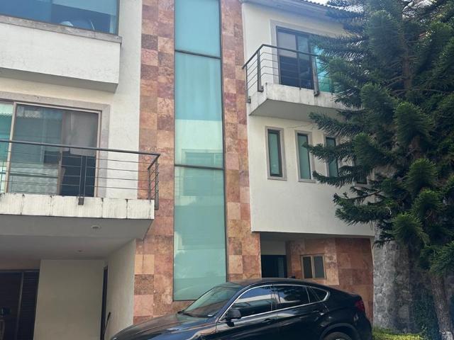 Casa en Venta en Exclusivo Fracc. Privado – Seguridad 24/7 Adicional Jardín privado 150mts