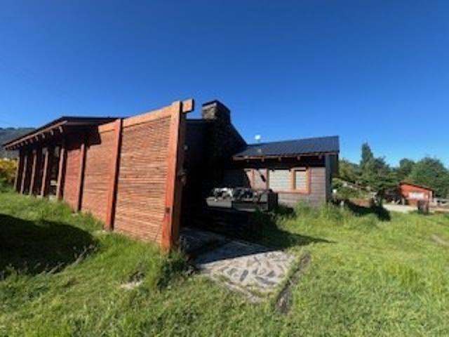 Casa en Venta en Extraordinaria casa esquina en Malalcahuello muy cerca de Centro de Ski Corralco