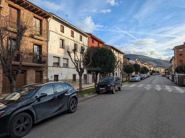 Casa en venta en Ezcaray. CASA CON TERRENO PARA REFORMAR. Casas.