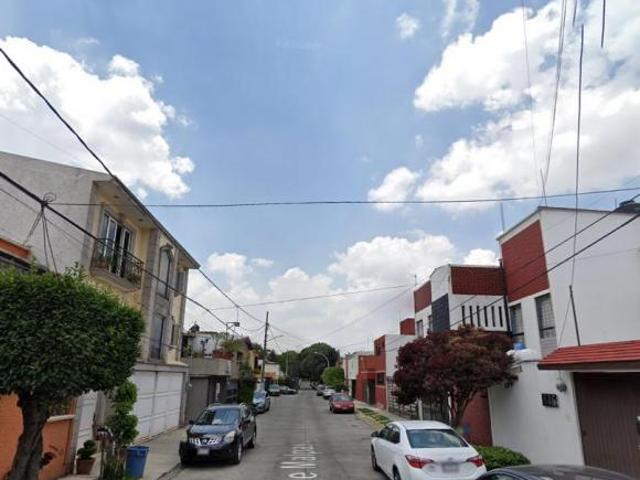 Casa En Venta en Echegaray muy por debajo de su valor comercial