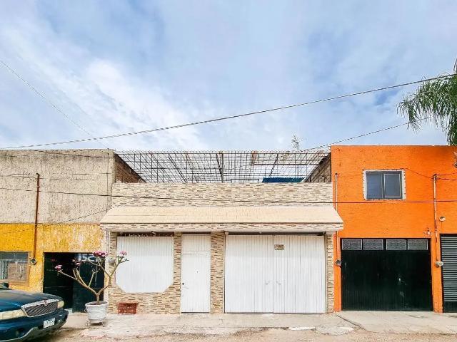 Casa en venta en Educadores Jaliscienses, Tonalá, Jalisco