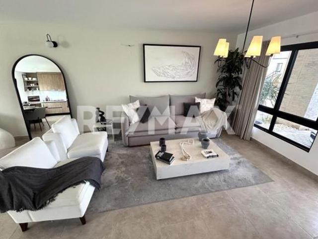 Casa en Venta en Jurica Querétaro con jardín