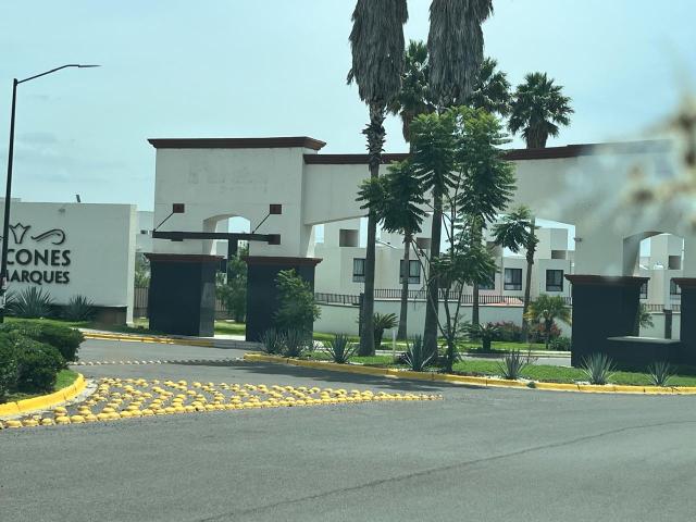 CASA EN VENTA, EN EL MARQUÉS