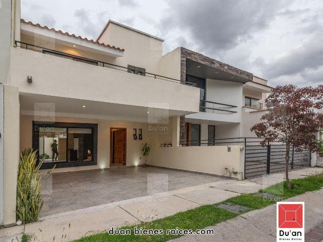 Casa en Venta en El Mayorazgo, Privada Corralejo frente a Area Verde