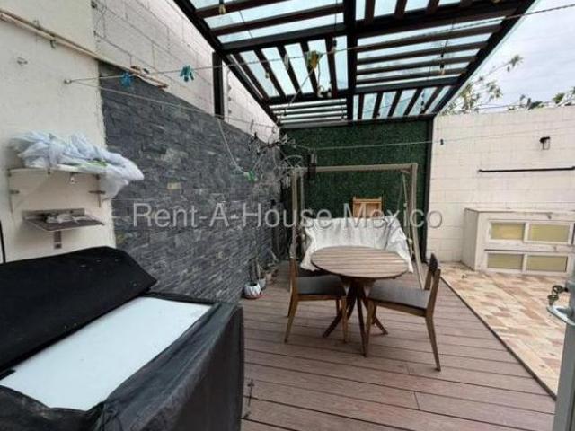 Casa en Venta en el Mirador, El Marques | 3 Recamaras y Patio con Pergola