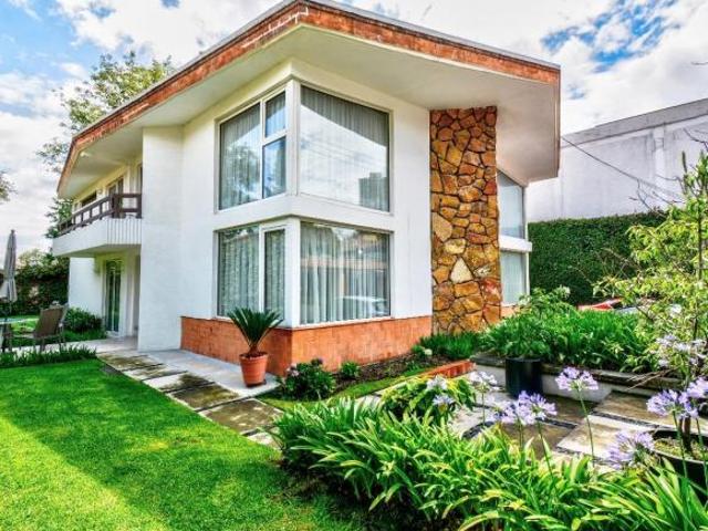 Casa en Venta en El Molino, Zona Residencial tranquila cerca de Santa Fe con 300m2 de jardín privado