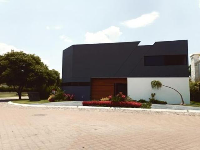 Casa en Venta en El Campanario Queretaro
