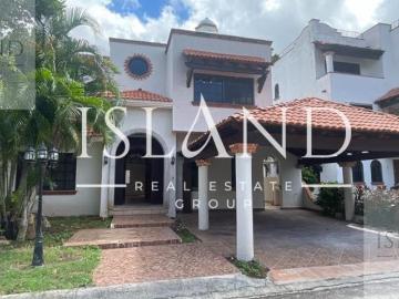 Casa en venta en el CAMPANARIO Supermanzana 21 en Cancún, Quintana Roo