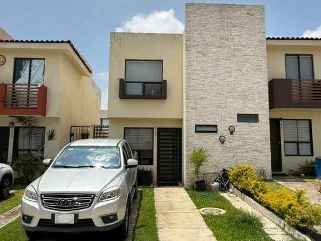 CASA EN VENTA EN EL CAMPESTRE, COTO MARACAIBO $2&apos 490,000 PESOS