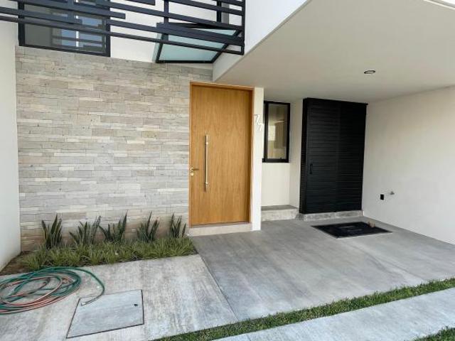 CASA EN VENTA EN EL CAMPESTRE COTO BAKAL