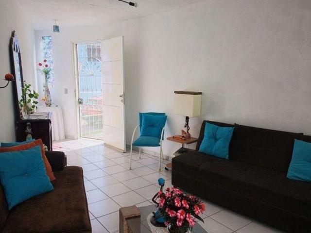 Casa en Venta en El Centinela, Zapopan | Amplio Patio y 2 Recámaras