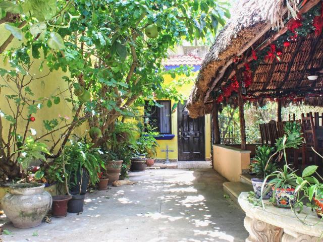 CASA EN VENTA EN VALLADOLID CENTRO HISTORICO CON LOCAL COMERCIAL