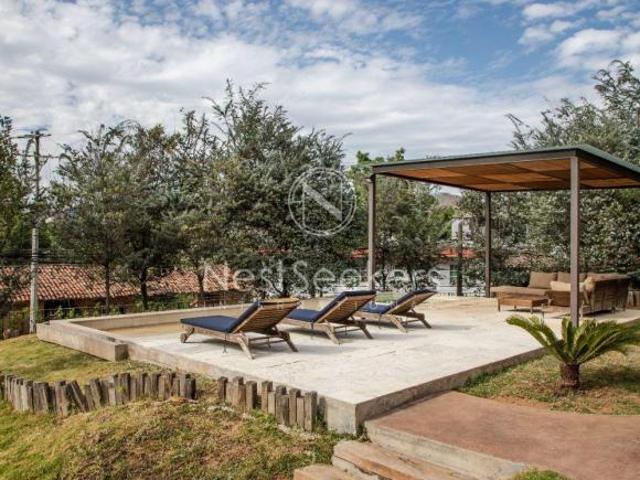 CASA EN VENTA EN EL CENTRO DE VALLE, CON AGRADABLE VISTA AL PUEBLO