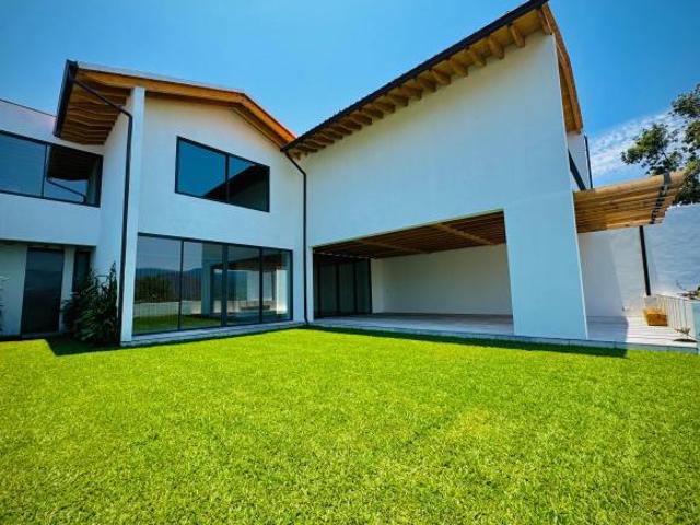 Casa en venta en el centro de Valle de Bravo
