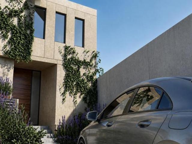 Casa en Venta en el Centro de Valle de Bravo | Vista al Lago