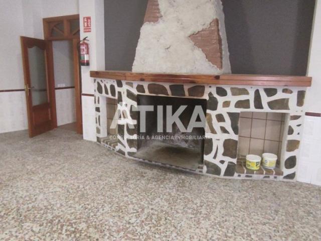 CASA EN VENTA EN EL CENTRO DE BÉLGIDA