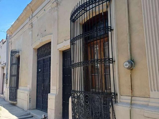 Casa en venta en el Centro de Monterrey excelente inversion