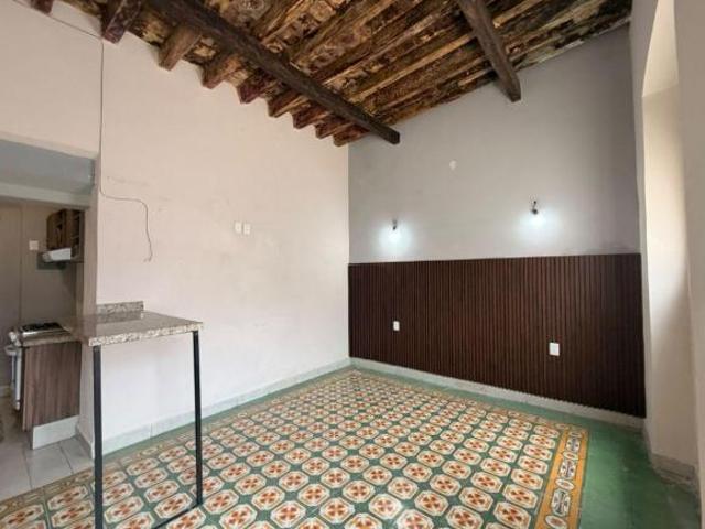 CASA EN VENTA EN EL CENTRO LEON GTO REMODELADA ESTILO LOFT