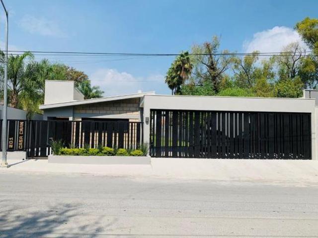 CASA EN VENTA EN EL CERCADO, SANTIAGO N.L