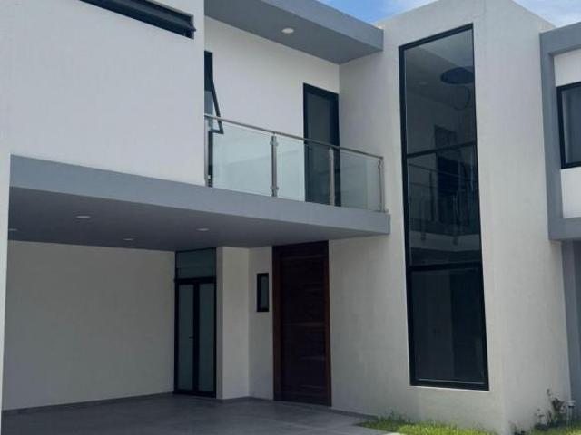 Casa en Venta en El Colli Tancitaro Residencial 7