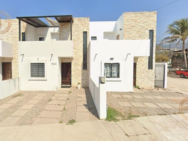 Casa en Venta en el Cond. Independencia a 8 min. de la Macroplaza Puerto Vallarta, Jalisco