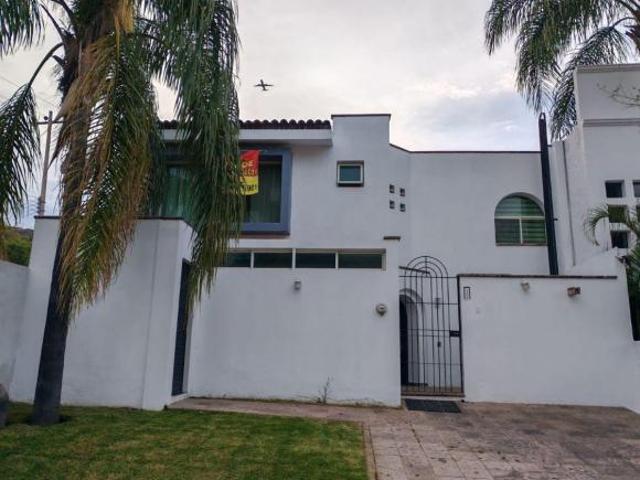 CASA EN VENTA EN EL CONDOMINIO SAN JOSE DEL TAJO
