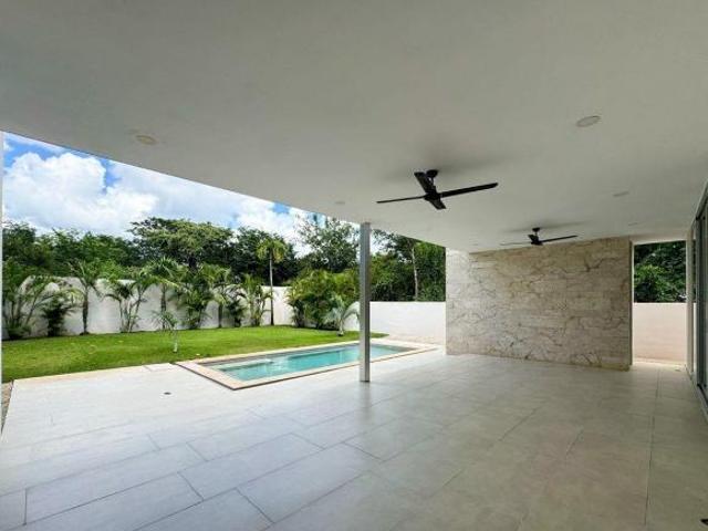CASA EN VENTA EN EL CORTIJO, CON PANELES SOLARES