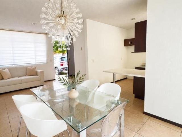 Casa en venta en El Fortín, Coto Oyamel | 2 recámaras + estudio
