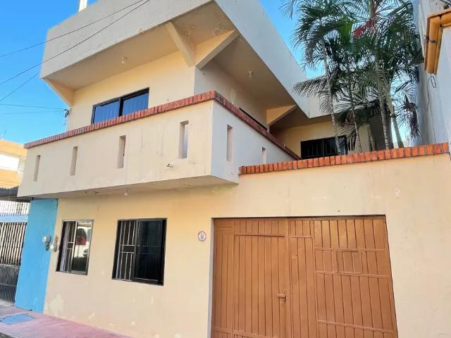 Casa en venta en el fracc. Marcos Buendía con recámar en PB Excelente ubicación $2´500,000