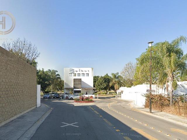 Casa en Venta en el Fracc. Altus Bosques a 30 min. del Aeropuerto Internacional de GDL