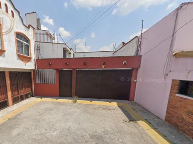 Casa en Venta en el Fracc. Villas Sant?n a 15 min. del Aeropuerto Internacional de Toluca, Edo. M?x