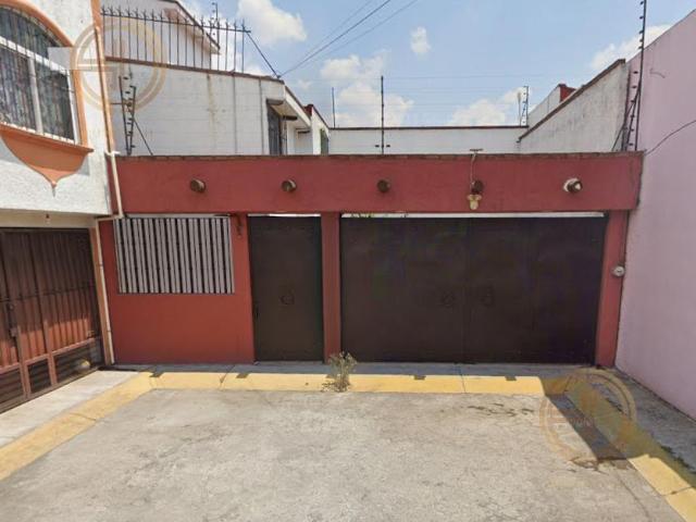 Casa en Venta en el Fracc. Villas Sant?n a 15 min. del Aeropuerto Internacional de Toluca, Edo. M?x