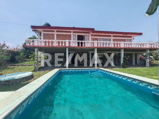 Casa en Venta en el Fraccionamiento Altos de Oaxtepec