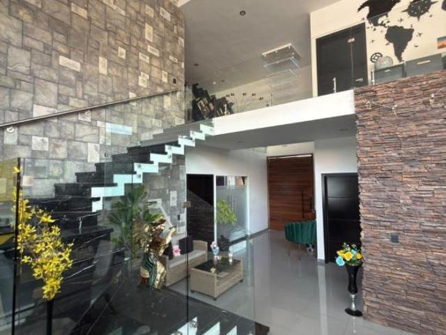 Casa en venta en el fraccionamiento el Dorado en Mazatlán de 455 m² con 4 recámaras