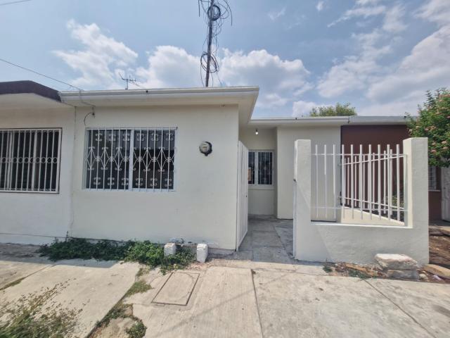 Casa en Venta en el Fraccionamiento Infonavit Grijalva