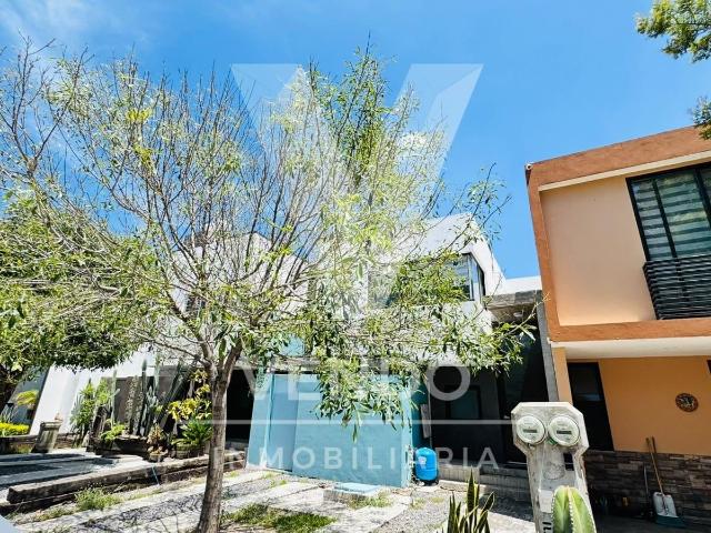 Casa en venta en el fraccionamiento moradas de silva
